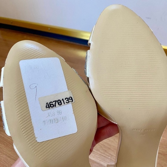 Nine West New Favorly Bridal Kitten Heel Satin Dress Sandals Women’s 9 NWT - Picture 9 of 15